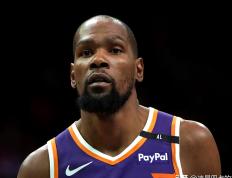 九游娱乐-包含杜兰特回归赛场，高光表现首场状态亮眼，巴塞罗那观众沸腾！的词条