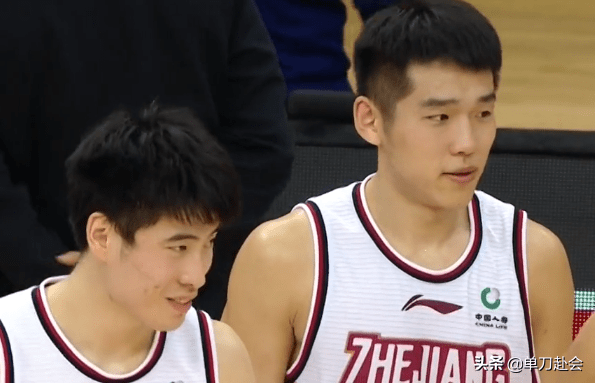 九游娱乐- 雷恩今晨单刀错失;志在CBA常规赛名次提升;气氛紧张;赛季目标并未改变