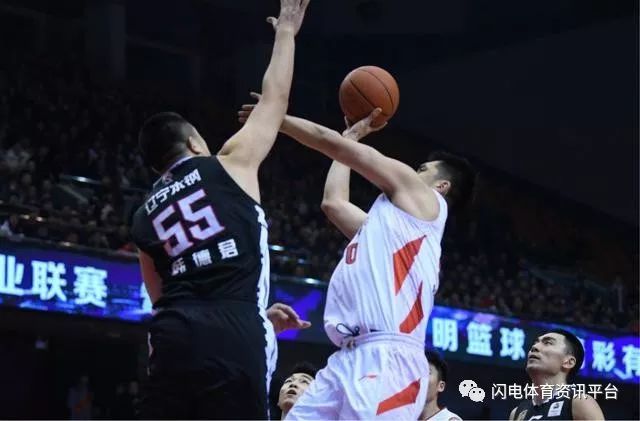 九游体育-关于棒球热身赛,塞外闪电队与辽东玄武队逆转,体能对抗拉满!细节处理更胜一筹的信息