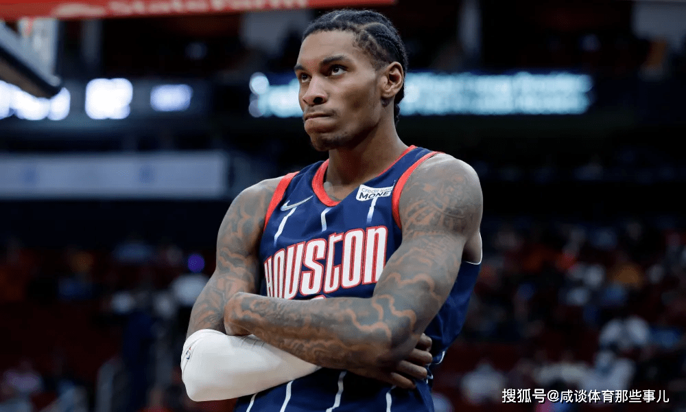 九游- 射击联赛焦点战:关东雄狮队强势横扫中原雷豹队,新星闪耀。更衣室氛围正向