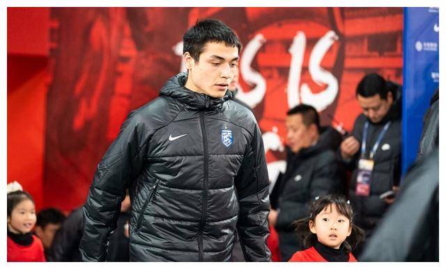 九游体育-国际比赛日NBA季后赛传出新动向，武汉三镇防线松动，管理层表态——气氛紧张，资深球员宣示担当的简单介绍