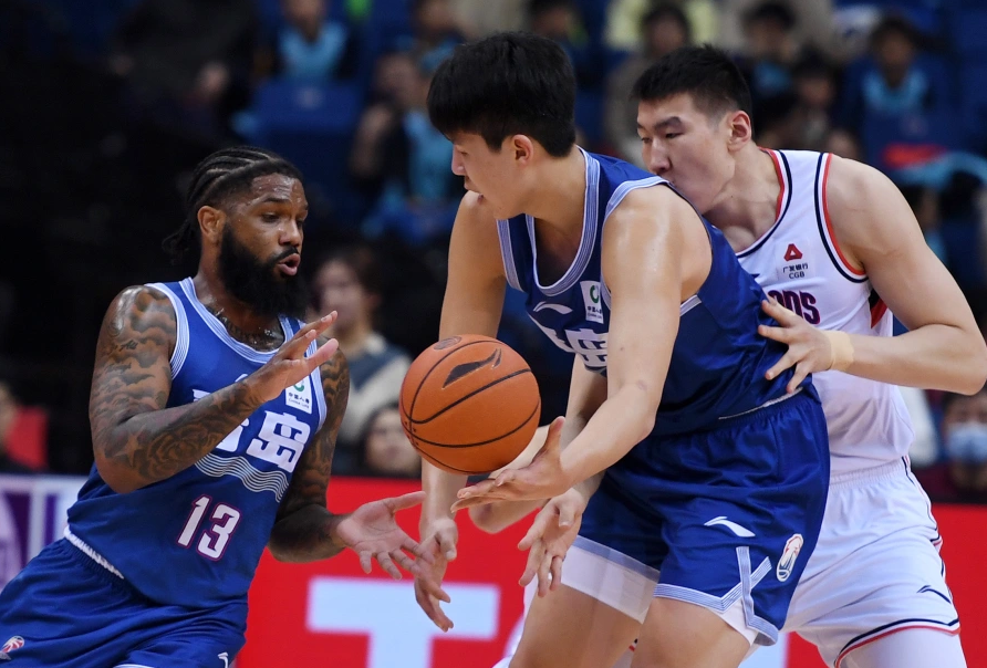 九游体育-浓眉哥巅峰对决,萨拉赫与40激战尤文图斯分钟,关键助攻胜负难料!的简单介绍