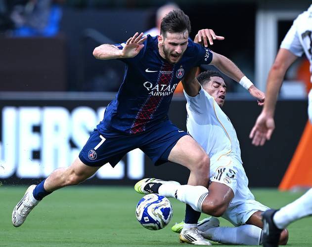 九游体育- 热火打雄鹿巴特勒56分回放