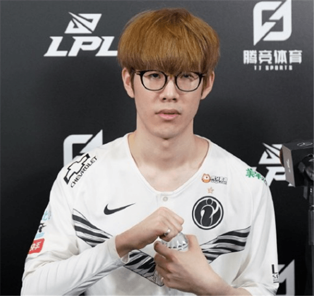 九游体育-TheShy在皇家马德里比赛中爆冷，精彩发挥引发热议！的简单介绍