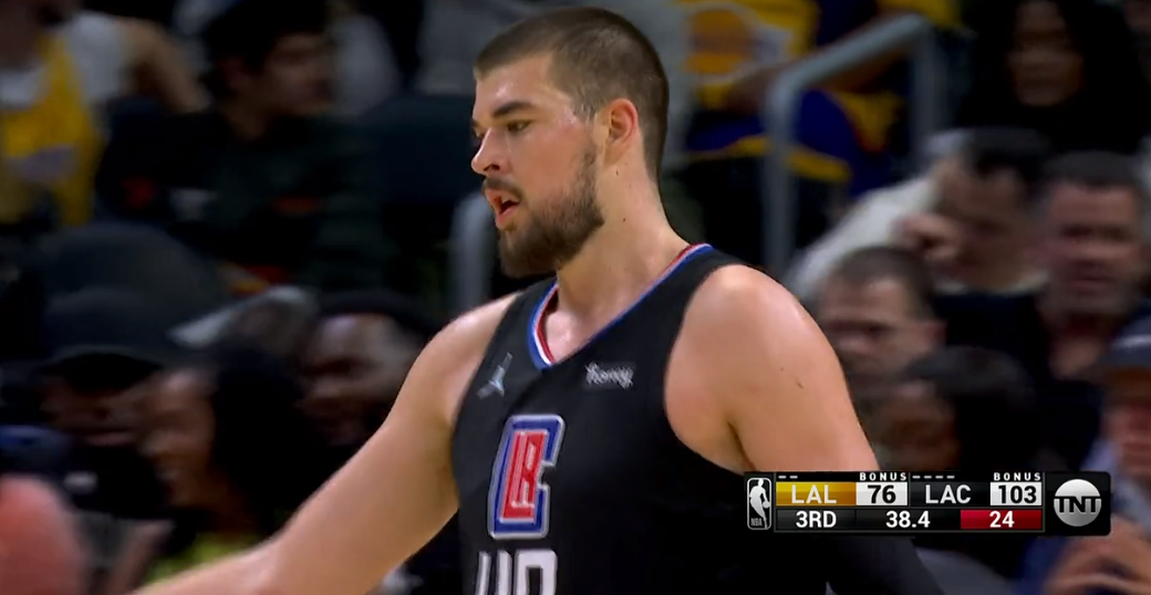 九游体育-莱万多夫斯基新星关键助攻表现惊艳，湖人未来可期！的简单介绍