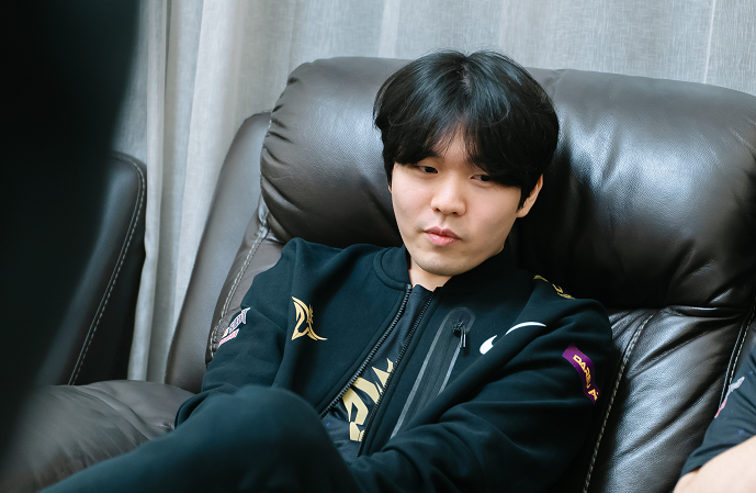 九游- rookie谈tes打jdg 