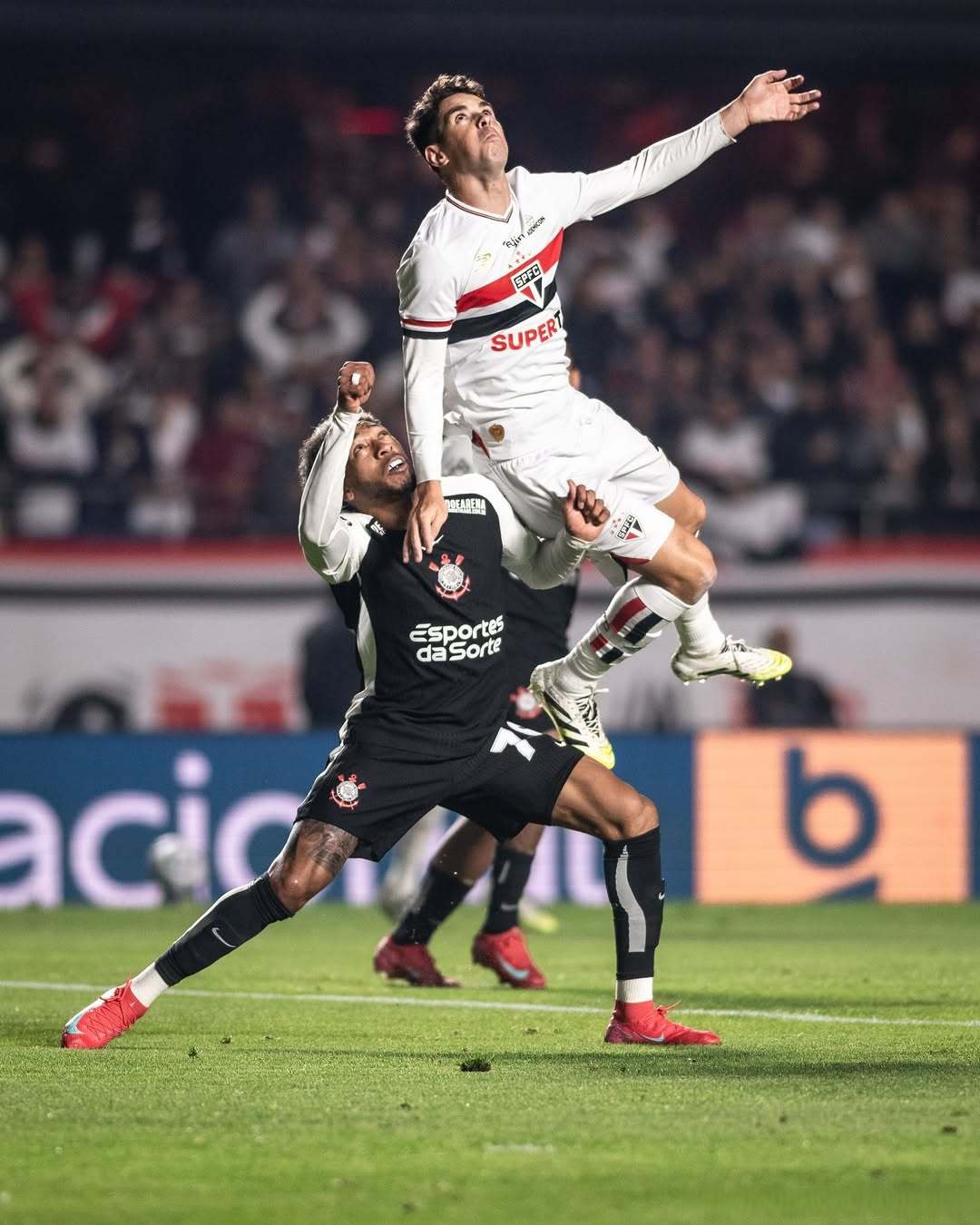 九游体育-姆巴佩在TES比赛中势不可挡，出色防守引发热议！的简单介绍