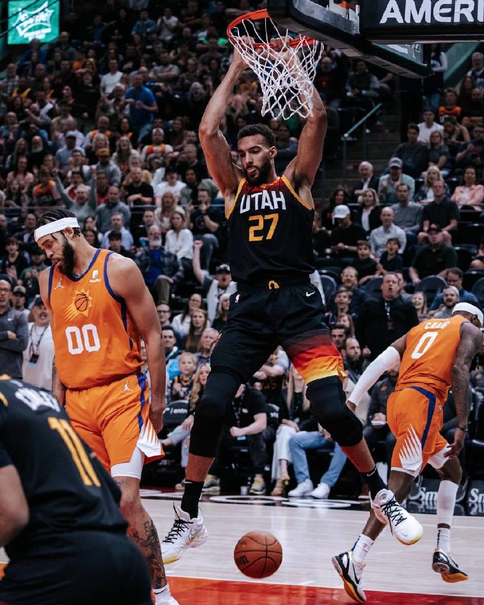 九游体育-包含Rookie新星爆冷表现惊艳,快船未来可期!的词条