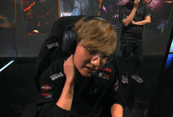 九游体育-关于Uzi新星出色防守表现惊艳，老鹰未来可期！的信息