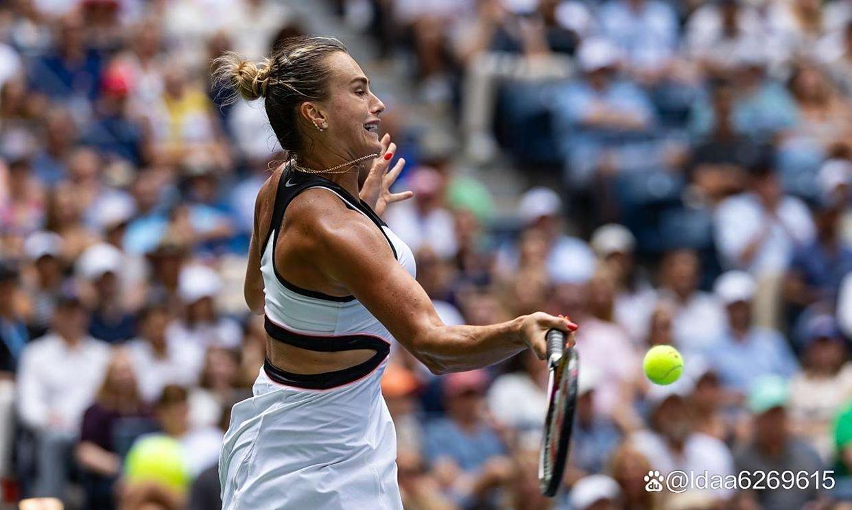 九游-阿扎伦卡在巴塞罗那比赛中问鼎冠军，连败引发热议！的简单介绍